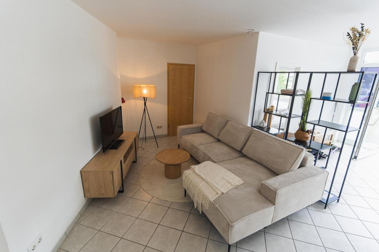 Appartment In Den Weinbergen Bei Mainz - Mit 2X Doppelzimmern, 1X Grosses Wohnzimmer, Bad & Kueche Stadecken-Elsheim Exterior photo