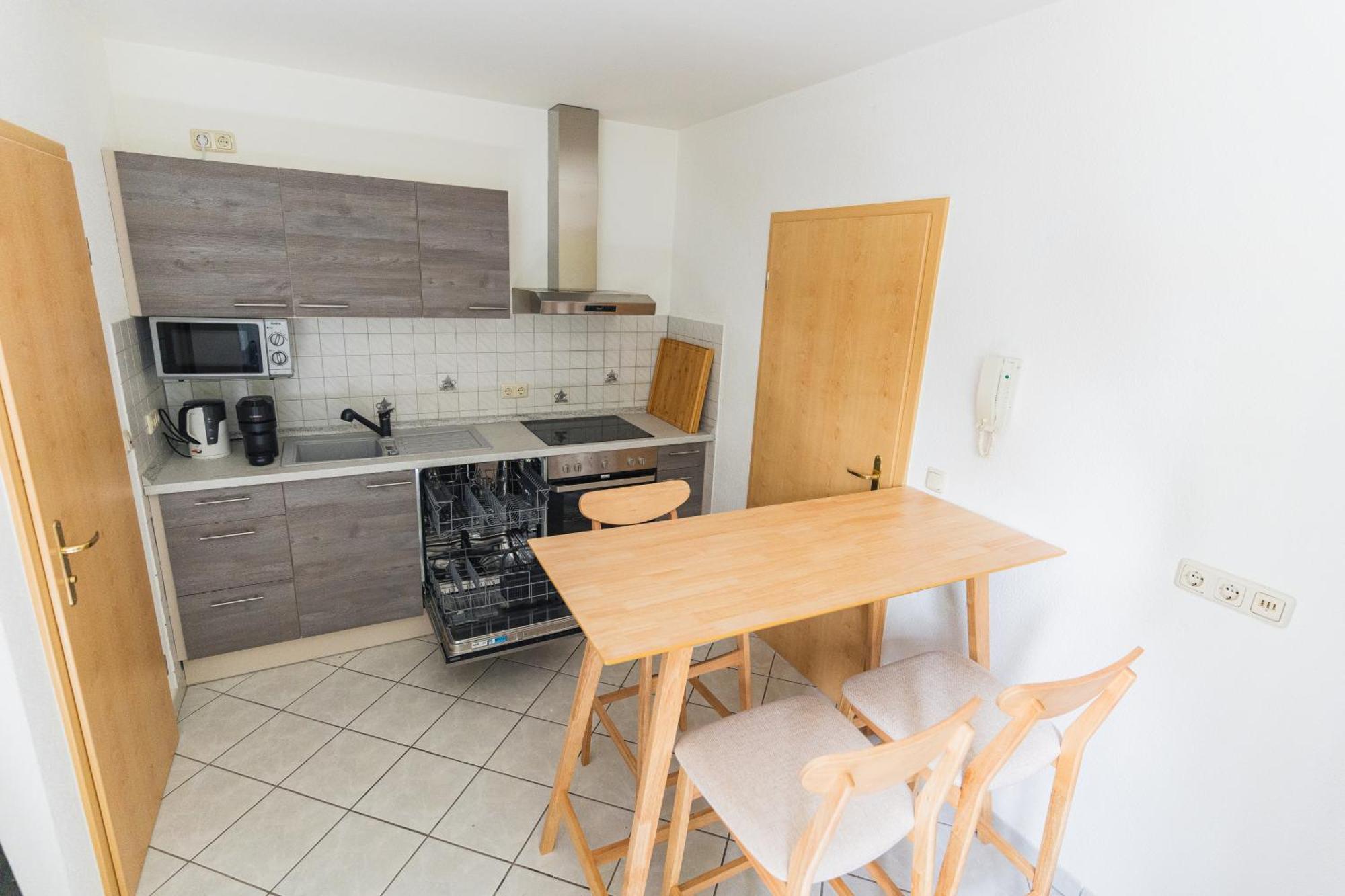Appartment In Den Weinbergen Bei Mainz - Mit 2X Doppelzimmern, 1X Grosses Wohnzimmer, Bad & Kueche Stadecken-Elsheim Exterior photo